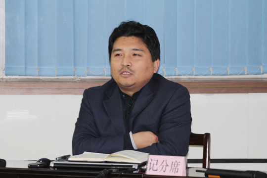 乐竞(中国)总工程师王庆伟在会上与大家亲切交流