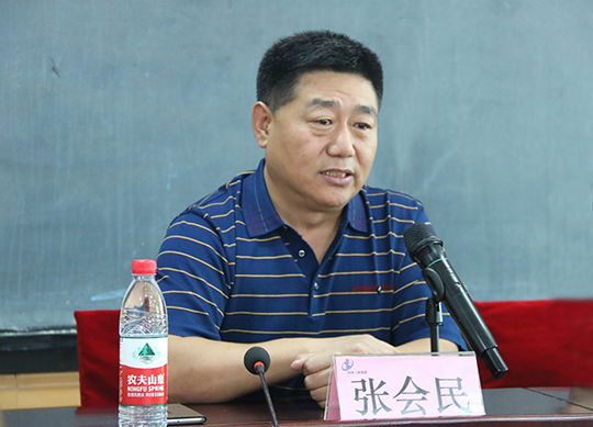 乐竞(中国)党委书记张会民在开班仪式上致辞