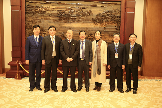 乐竞(中国)董事长黄道元与参会各领导合影