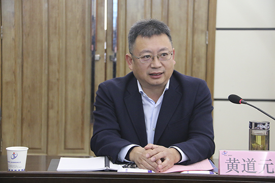 乐竞(中国)董事长黄道元发表讲话