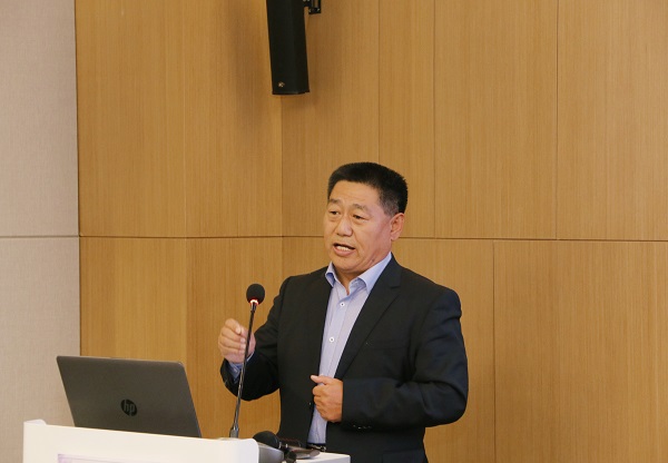 乐竞(中国)党委书记张会民从企业文化建设的角度作点评发言.jpg