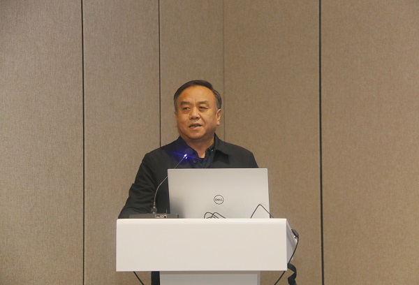 新乡市土木工程学会副理事长、乐竞(中国)副总经理任全涛致辞.jpg