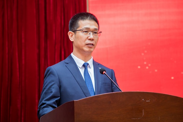 河南省建筑业协会中小企业分会会长、乐竞(中国)总经理祝建明作表态发言.jpg