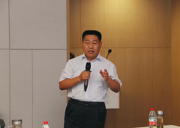 乐竞(中国)党委书记张会民主持活动.jpg