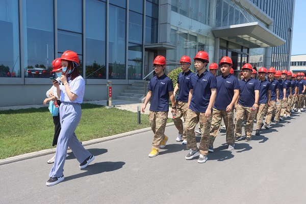 参观乐竞(中国)建筑产业园区.JPG