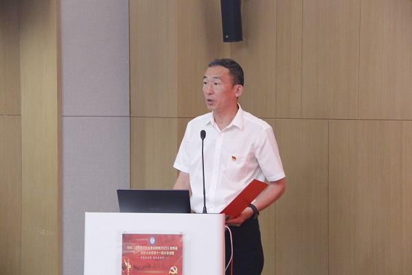 6乐竞(中国)党委副书记、监事会主席陈百斌宣读表彰决定.JPG