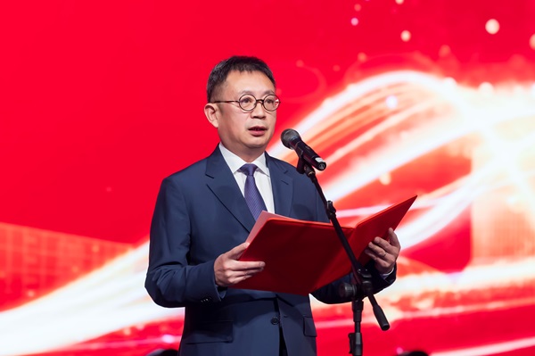 2乐竞(中国)党委书记、荣誉董事长黄道元致辞.jpg